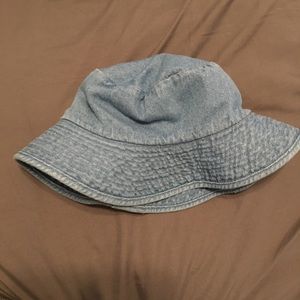 Bucket hat